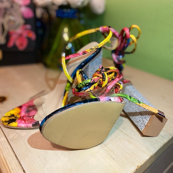 High Heel Sandals - Picture 2 of 3